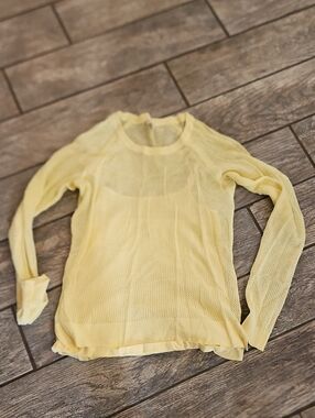 Sonoma Light Yellow Sheer Mesh Knit Long Sleeve Top Size Medium